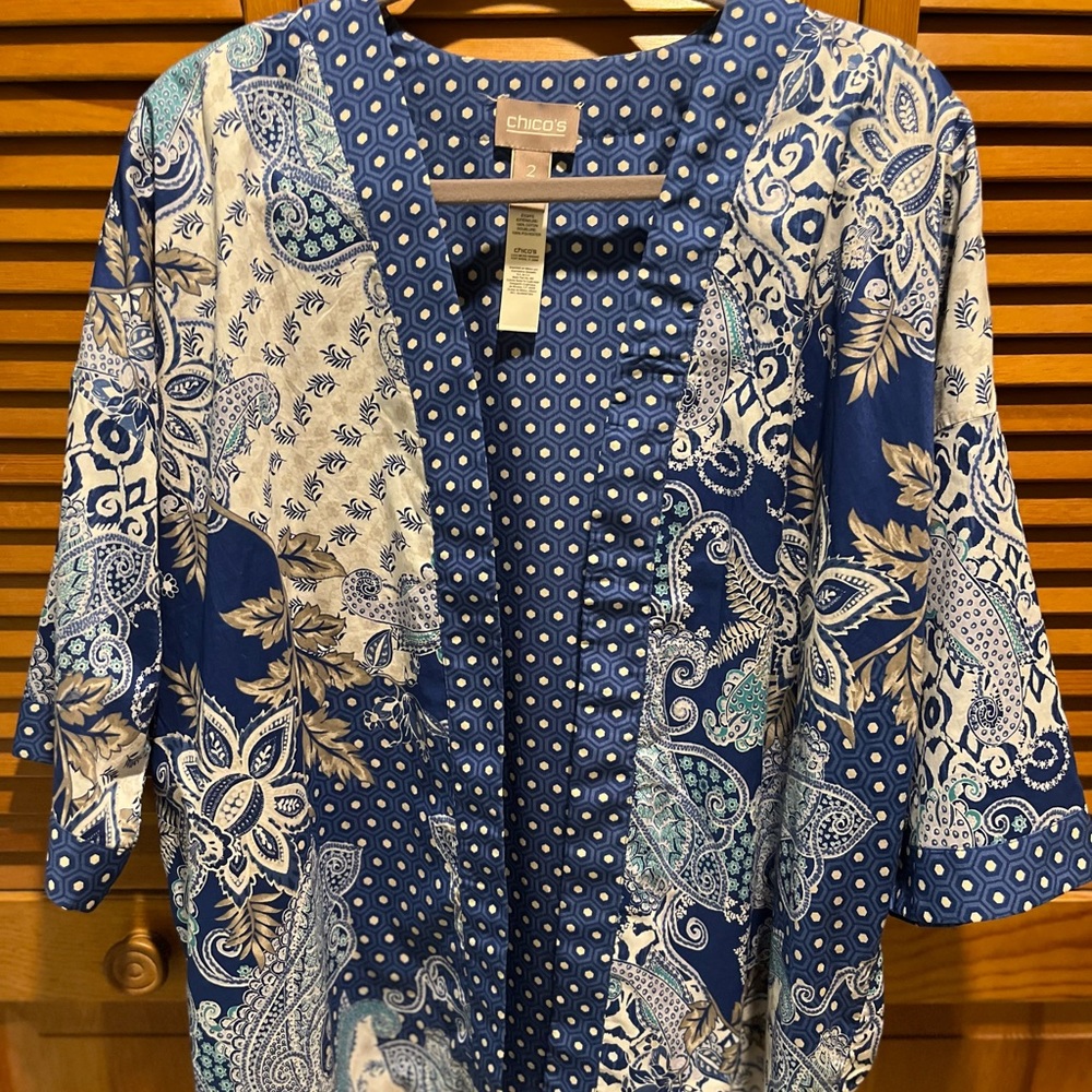 WOMENS CHICO’S 2/L DETAIL TOP